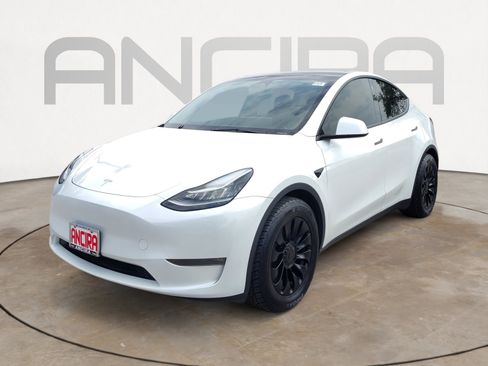 Used 2023 Tesla Model Y Long Range AWD/4WD image 8