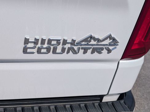 Used 2023 Chevrolet Silverado 1500 High Country w/ Technology Package AWD/4WD image 6
