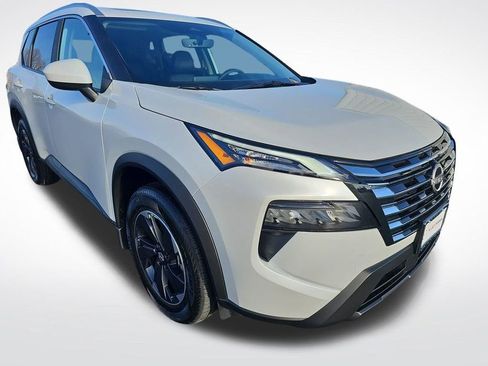 Used 2026 Nissan Rogue SV w/ SV Premium Package image 10