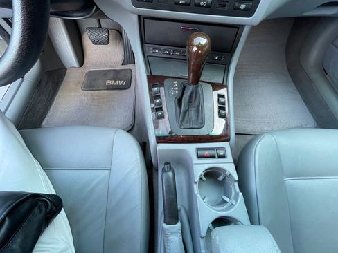 Used 2005 BMW 325Ci Convertible image 25