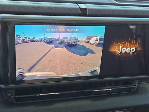 Used 2025 Jeep Gladiator Nighthawk image 20