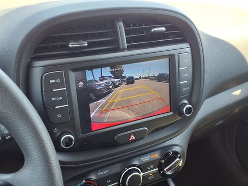 Used 2023 Kia Soul LX FWD image 8