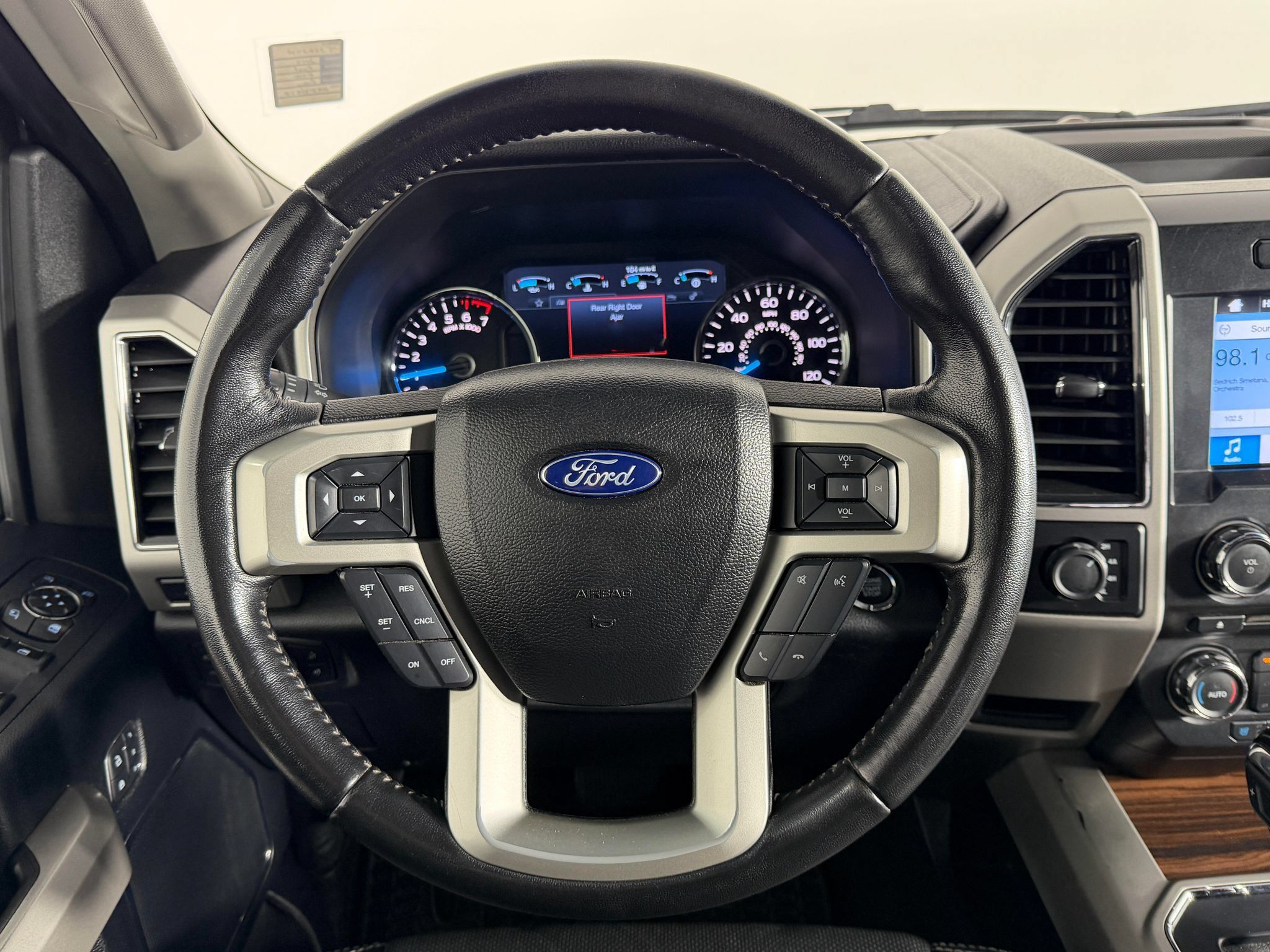 Used 2017 Ford F150 Lariat w/ Equipment Group 501A Mid AWD/4WD image 23