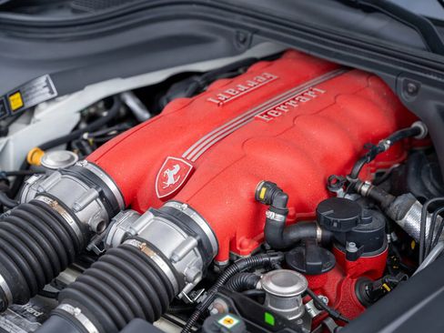 Used 2014 Ferrari California image 26