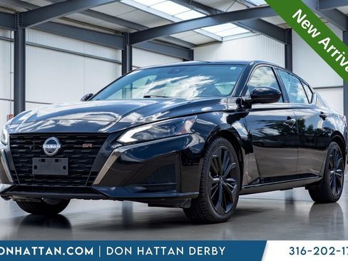 Used 2023 Nissan Altima 2.5 SR FWD image 1