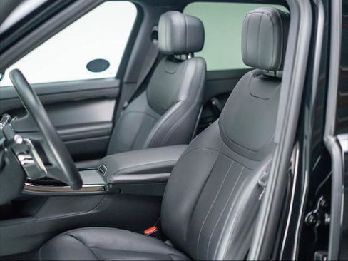 Used 2025 Land Rover Range Rover Sport SE image 16