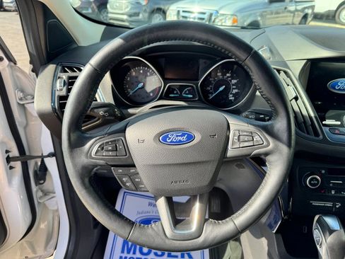 Used 2019 Ford Escape Titanium image 12