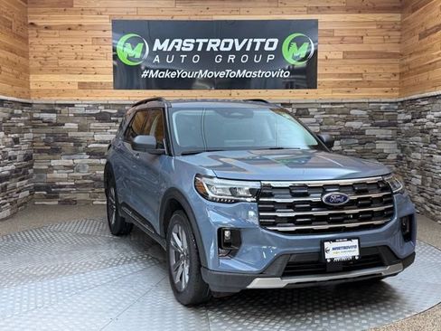 Used 2025 Ford Explorer Active w/ Active Comfort Package AWD/4WD image 2