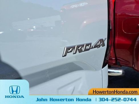 Used 2023 Nissan Frontier PRO-4X w/ Pro-4X Premium Package AWD/4WD image 10