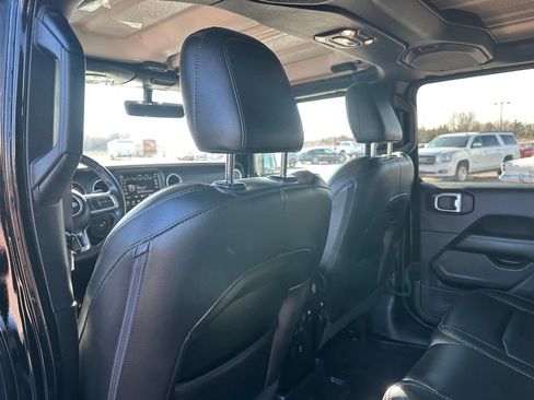 Used 2022 Jeep Wrangler Unlimited Sahara image 22
