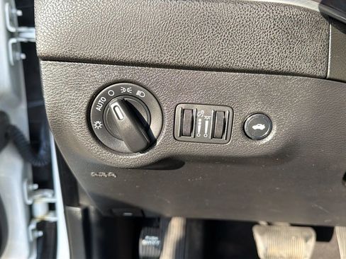 Used 2020 Dodge Charger SXT image 58