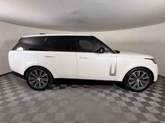 Certified 2025 Land Rover Range Rover Autobiography AWD/4WD image 8