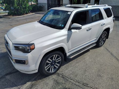 Used 2024 Toyota 4Runner Limited AWD/4WD image 11
