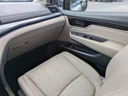 Used 2023 Honda Odyssey Elite image 15