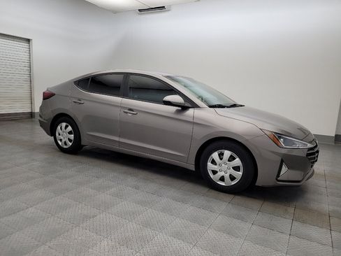 Used 2020 Hyundai Elantra SE w/ Cargo Package (C1) image 11