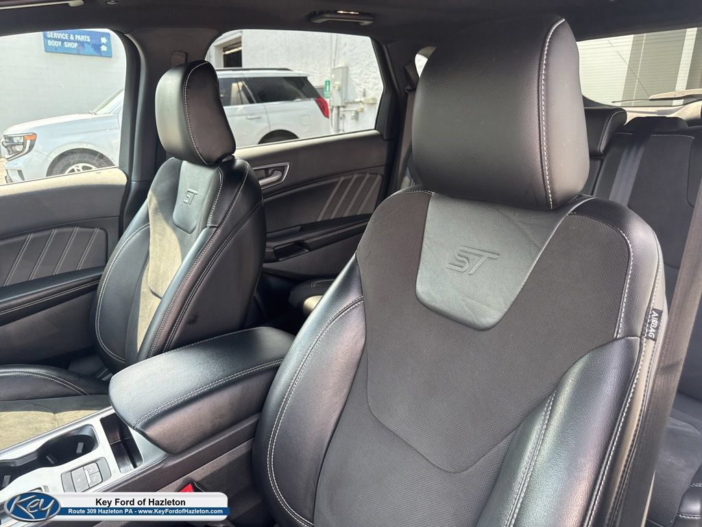 Used 2022 Ford Edge ST w/ Equipment Group 401A AWD/4WD image 18