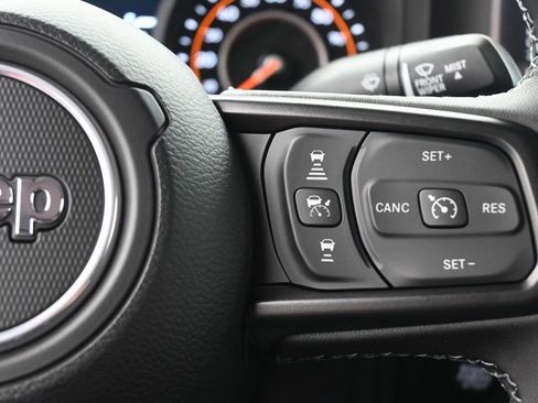 New 2025 Jeep Gladiator Sport image 12