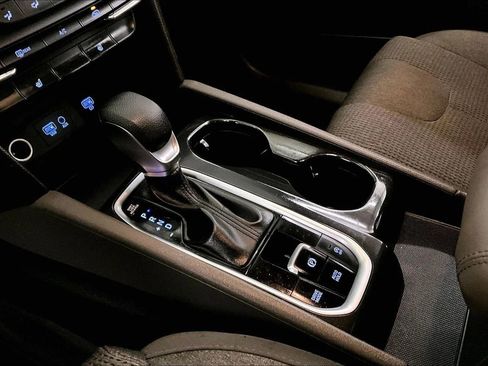 Used 2019 Hyundai Santa Fe SEL image 16