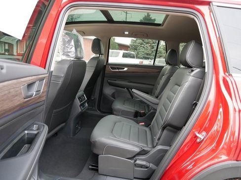 New 2025 Volkswagen Atlas SEL image 8