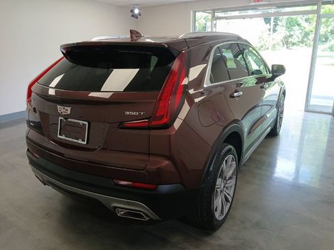 Used 2022 Cadillac XT4 Premium Luxury w/ Technology Package AWD/4WD image 2