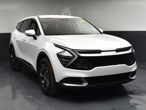 Used 2025 Kia Sportage EX FWD image 2