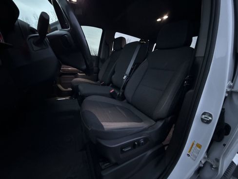 Used 2021 Chevrolet Silverado 1500 RST image 13