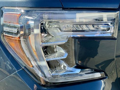 Used 2021 GMC Sierra 1500 AT4 w/ AT4 Value Package image 8