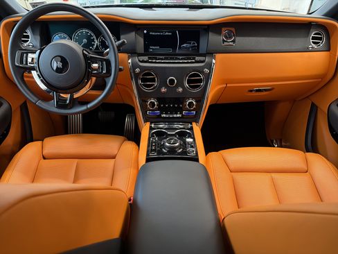 Certified 2022 Rolls-Royce Cullinan AWD/4WD image 4