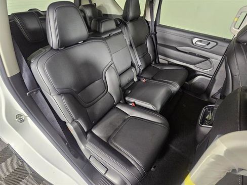 New 2026 Nissan Armada SV image 16