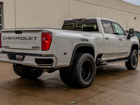 Used 2024 Chevrolet Silverado 3500 High Country w/ Technology Package image 10