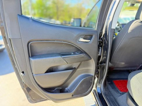 Used 2019 Chevrolet Colorado LT AWD/4WD image 31