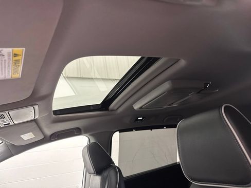 Used 2023 Honda Odyssey Elite image 21