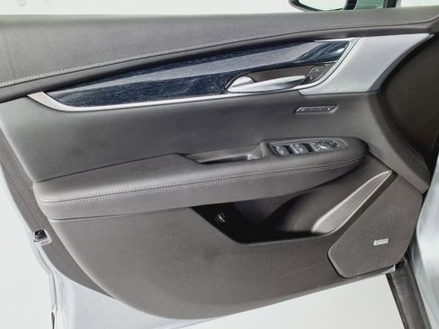 Certified 2025 Cadillac XT5 Premium Luxury image 8