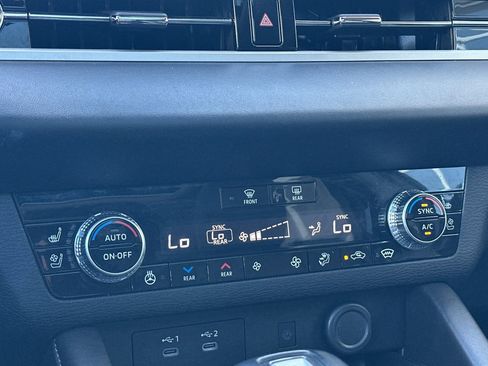 Used 2025 Mitsubishi Outlander SEL AWD/4WD image 22