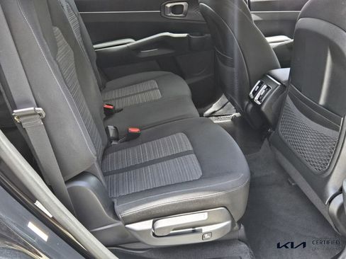 Certified 2022 Kia Sorento LX image 15