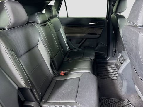 Used 2023 Volkswagen Atlas Cross Sport SE w/ Black Wheel Package image 28