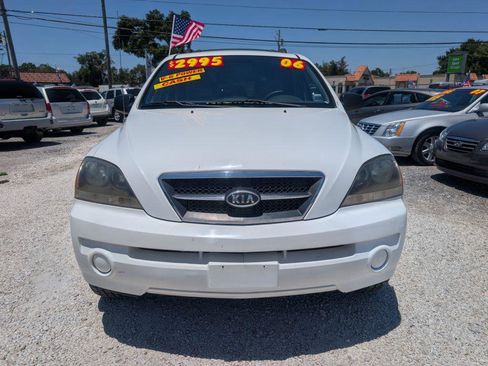 Used 2006 Kia Sorento 2WD image 2