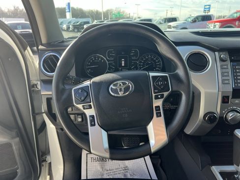 Used 2018 Toyota Tundra SR5 image 12