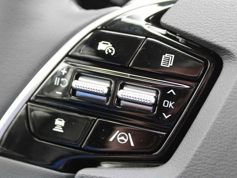 New 2025 Kia Niro EX image 26