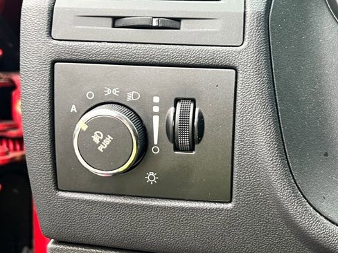 Used 2013 Dodge Challenger SXT Plus image 21