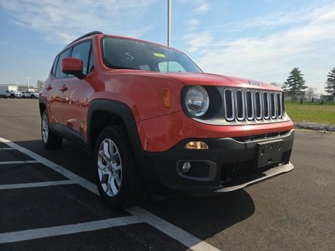 Used 2015 Jeep Renegade Latitude w/ Popular Equipment Group image 1