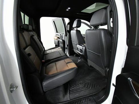 Used 2022 Chevrolet Silverado 3500 High Country w/ Technology Package image 24