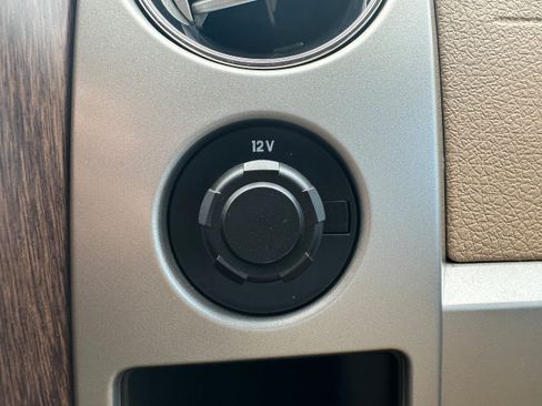 Used 2014 Ford F150 Lariat w/ Lariat Chrome Package AWD/4WD image 19