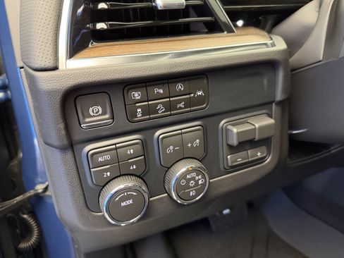 New 2026 Chevrolet Tahoe High Country w/ Sun And Tow Package AWD/4WD image 16