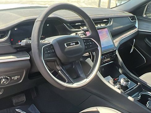 New 2025 Jeep Grand Cherokee L Limited w/ Luxury Tech Group II image 14