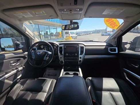 Used 2018 Nissan Titan PRO-4X AWD/4WD image 16