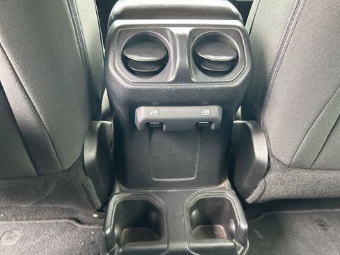 Used 2018 Jeep Wrangler Unlimited Sport S image 23