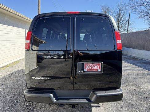 Used 2020 Chevrolet Express 3500 image 6