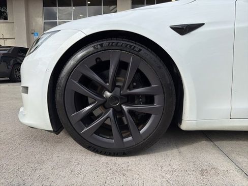 Used 2022 Tesla Model S image 2