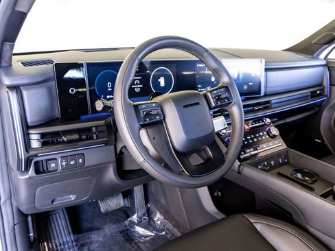 Used 2025 Hyundai Santa Fe Calligraphy image 17